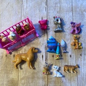Barbie dog crib with dogs and Trolls and My little Pony extras